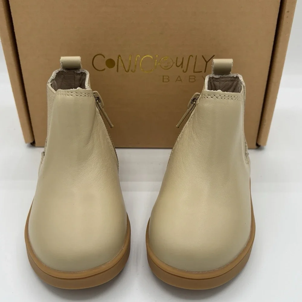 Consciously Baby US 5 toddler 5T, Leather Chelsea Boot Hard Sole Color: Bone NWT